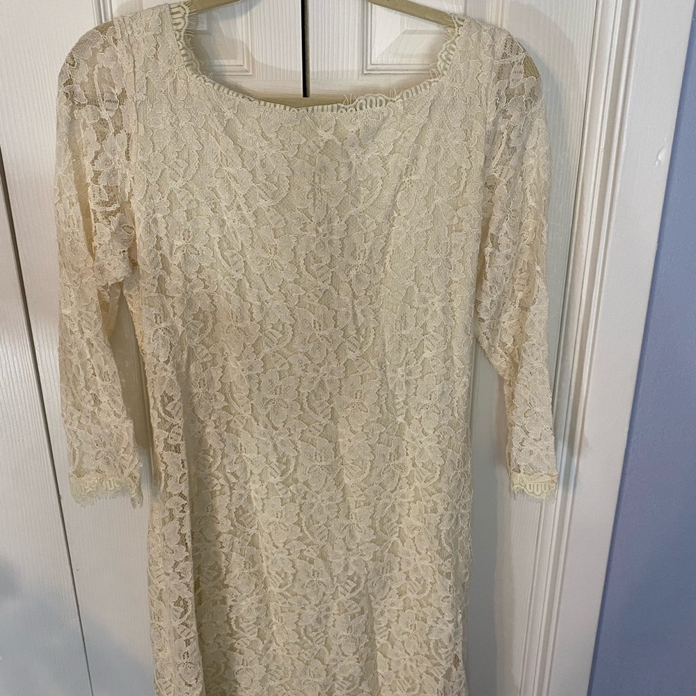 Cream lace dress with zip in the back
